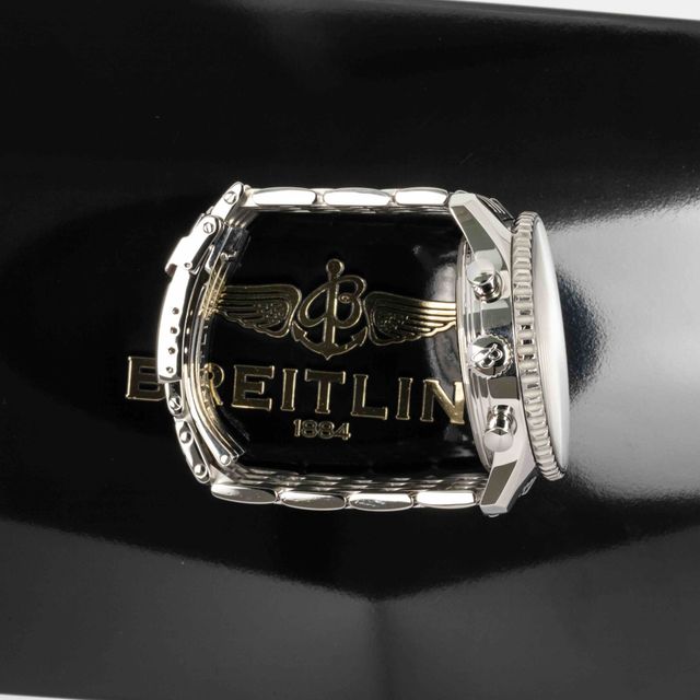 Breitling Navitimer Chronograph GMT 46 A24322 Image 2